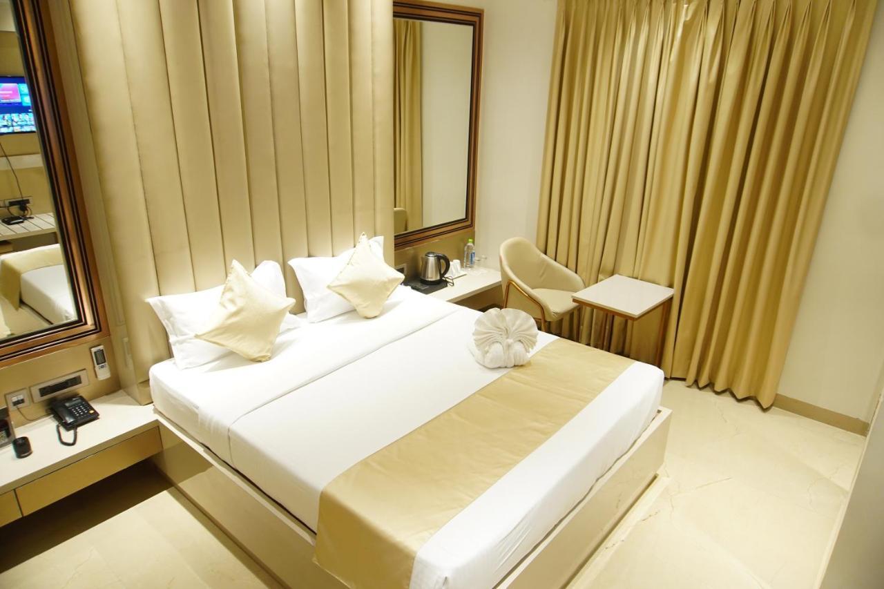 Red Orchid Hotel กานปูร์ ภายนอก รูปภาพ