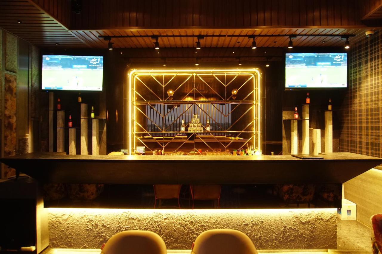 Red Orchid Hotel กานปูร์ ภายนอก รูปภาพ